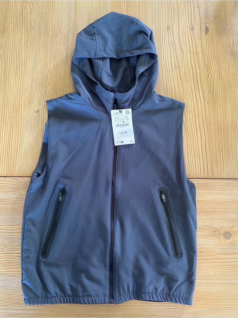 Boy’s Hooded Sleeveless vest in Slate Blue size 11/12
